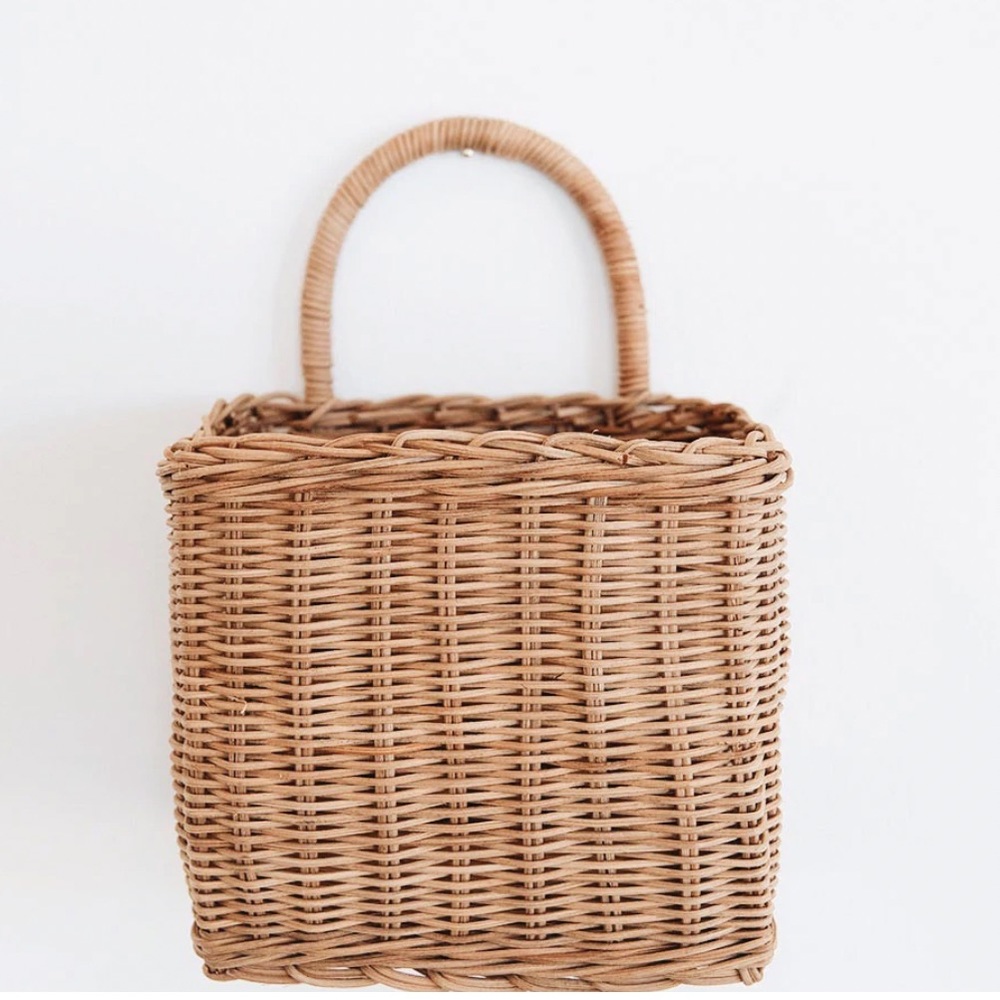CONNECTED GOODS Wicker Storage Basket with Handle